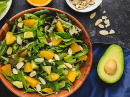 Ensalada de aguacate y espinaca